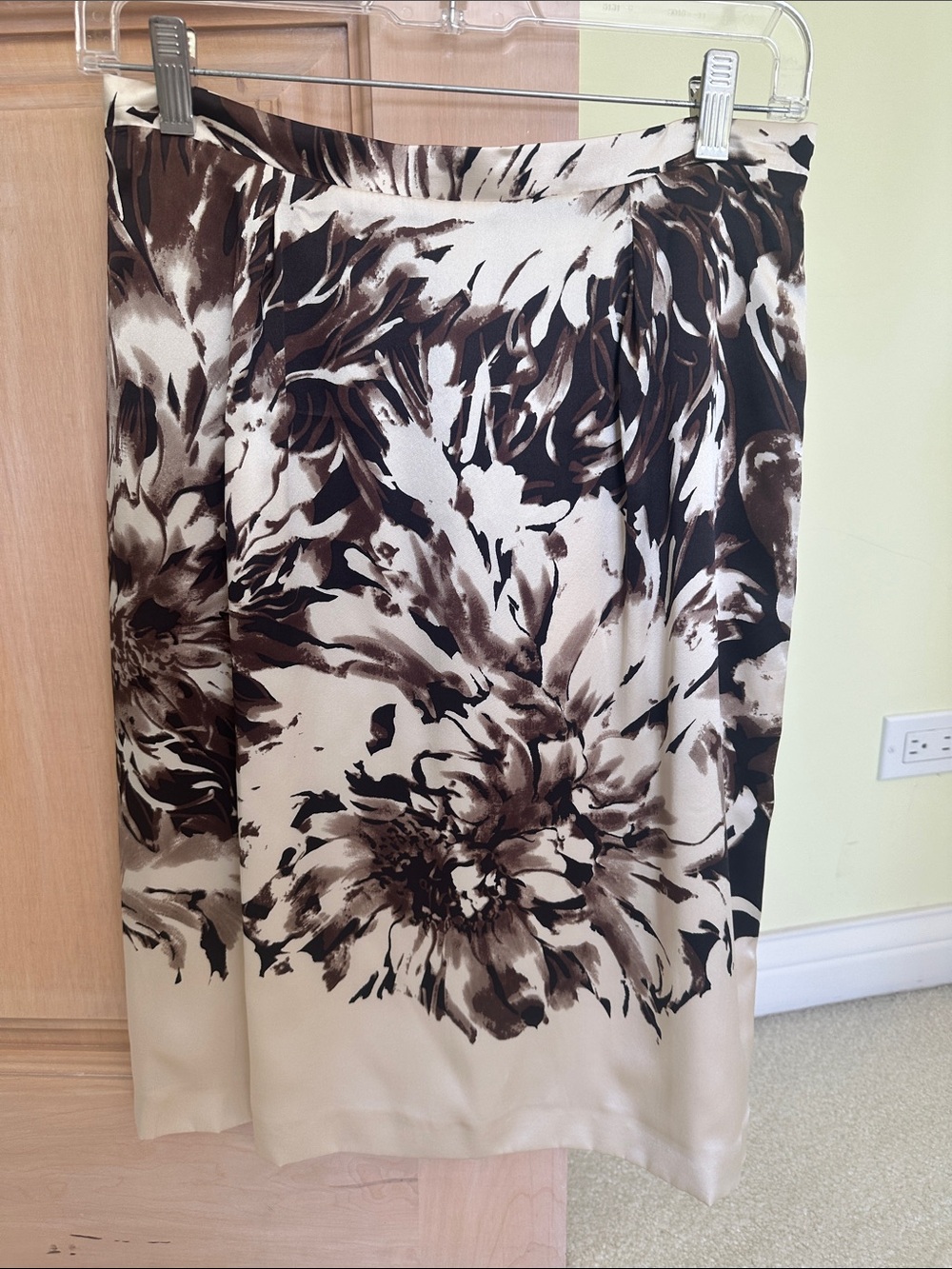 MaxMara Cream Midi silk Skirt with Brown Floral Print